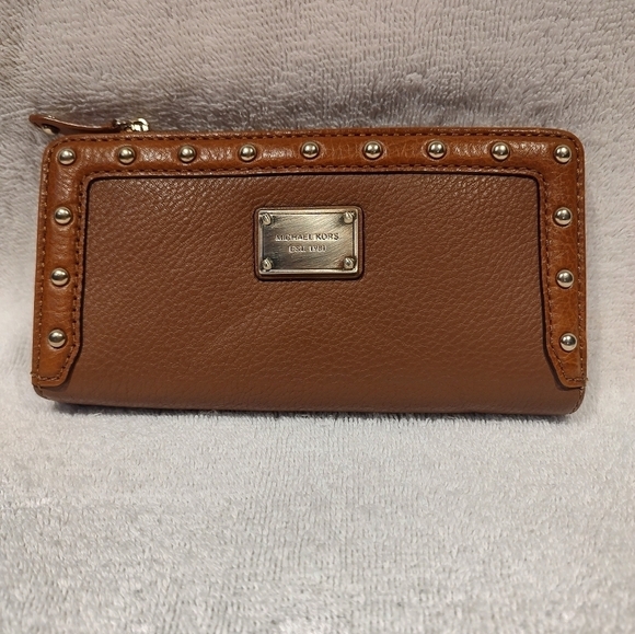 Michael Kors Wallet - Picture 1 of 3